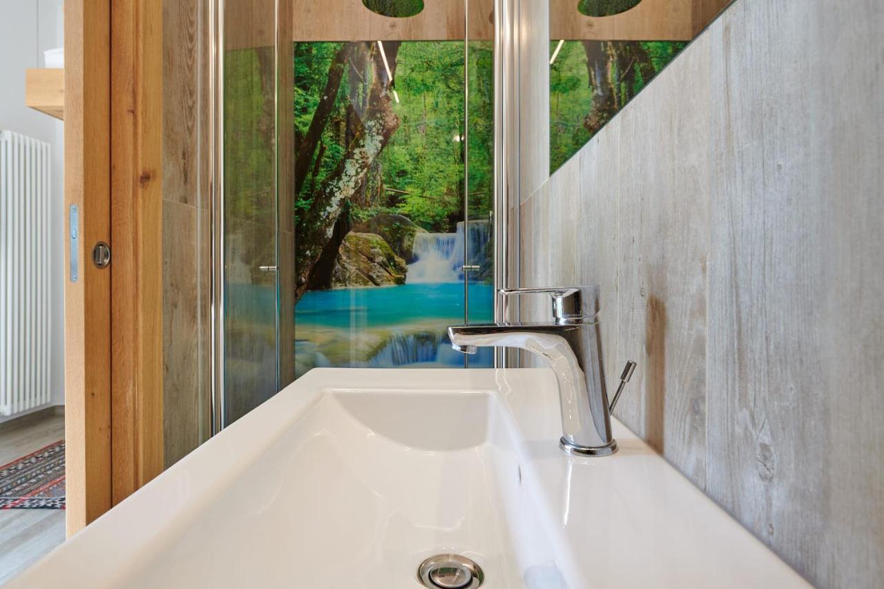 Front Lake Studio With Loft Bed And Pool Bardolino Kültér fotó